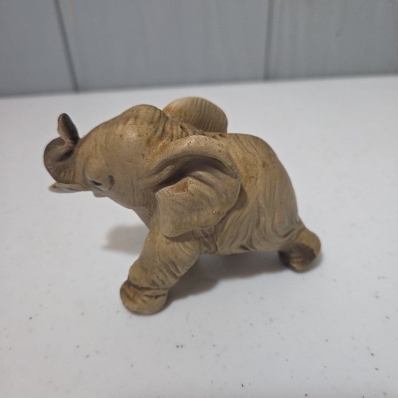 Vintage Porcelain Grey Tan Trunk Up Elephant Salt Shaker Japan Good Luck - Picture 4 of 12